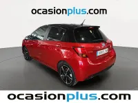 Käytetty Toyota Yaris Hybrid 100 HP (73 kW) 2016 Punainen