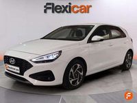 Usado Hyundai i30 121 CV (88 kW) 2024 Blanco Berlina