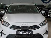 Usado Kia Ceed 101 CV (74 kW) 2025 Deluxe white Utilitario