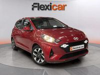 Usado Hyundai i10 67 CV (49 kW) 2023 Rojo Utilitario