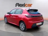 Usado Peugeot 208 Active 101 CV (74 kW) 2023 Rojo Utilitario