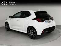 Usado Toyota Yaris Hybrid Sport 116 CV (85 kW) 2023 Blanco classic Berlina