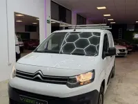 Usado Citroën Berlingo Business Class 102 CV (75 kW) 2022 Blanco Monovolumen
