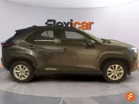 Usado Toyota Yaris Cross Active 116 CV (85 kW) 2025 Gris SUV