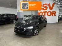 Usado Skoda Octavia Ambition 204 CV (150 kW) 2021 Negro Utilitario