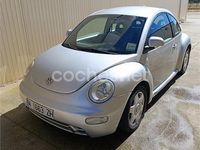 Usado VW New Beetle 102 CV (75 kW) 2000 Gris / plata Utilitario