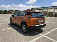 Usado Peugeot 2008 Active 110 CV (80 kW) 2021 Naranja SUV