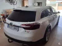Usado Opel Insignia Country Tourer 195 CV (143 kW) 2014 Blanco Familiar