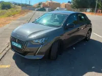 Usado Peugeot 208 Active 102 CV (75 kW) 2023 Gris Utilitario