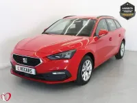 Usado Seat Leon Reference 116 CV (85 kW) 2022 Rojo Familiar