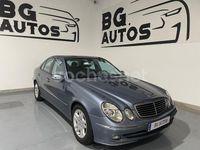 Usado Mercedes E220 Avantgarde 150 CV (110 kW) 2005 Azul Berlina