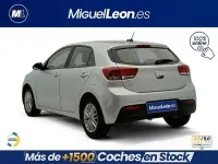 Usado Kia Rio 100 CV (73 kW) 2023 Gris