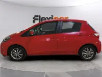 Usado Toyota Yaris Active 69 CV (50 kW) 2018 Rojo Berlina