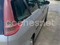 Usado Peugeot 206 70 CV (51 kW) 2006 Gris / plata Familiar