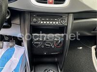 Usado Peugeot 207 75 CV (55 kW) 2007 Naranja Berlina