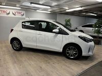 Usado Toyota Yaris Active 99 CV (72 kW) 2015 Blanco Utilitario