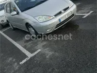 Usado Ford Focus Ambiente 90 CV (66 kW) 2002 Gris / plata Berlina