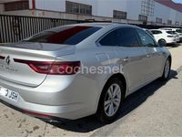 Usado Renault Talisman Intens 130 CV (95 kW) 2016 Gris / plata Berlina