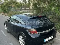 Usado Opel Astra GTC Sport 150 CV (110 kW) 2007 Negro Berlina