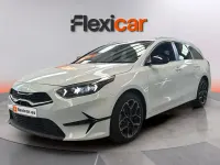 Usado Kia Ceed 101 CV (74 kW) 2025 Blanco Utilitario