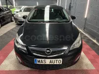 Usado Opel Astra Excellence 140 CV (102 kW) 2012 Negro Berlina