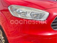 Usado Ford Tourneo Courier Titanium 100 CV (73 kW) 2017 Rojo Monovolumen