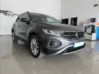 Usado VW T-Roc Life 115 CV (84 kW) 2023 Gris / plata SUV