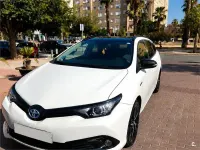 Usado Toyota Auris Hybrid 136 CV (100 kW) 2017 Blanco Familiar