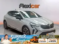 Usado Renault Clio Techno 90 CV (66 kW) 2025 Gris Utilitario