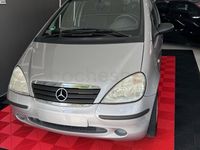 Usado Mercedes A140 Classic 82 CV (60 kW) 1999 Gris / plata Monovolumen