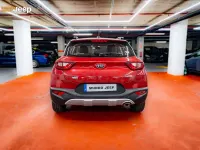 Usado Kia Stonic 100 CV (73 kW) 2021 Granate SUV