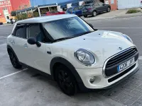 Usado Mini Cooper D 116 CV (85 kW) 2016 Beige Utilitario