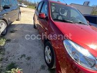 Usado Dacia Sandero Ambiance 90 CV (66 kW) 2008 Rojo Utilitario