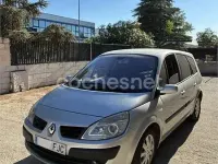 Usado Renault Grand Scénic II Dynamique 105 CV (77 kW) 2007 Gris / plata Monovolumen