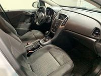 Usado Opel Astra Business 140 CV (102 kW) 2016 Blanco Familiar