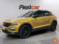 Usado VW T-Roc Advance 150 CV (110 kW) 2022 Amarillo SUV