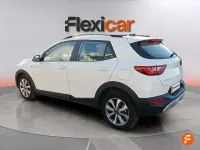 Usado Kia Stonic 84 CV (61 kW) 2023 Blanco SUV