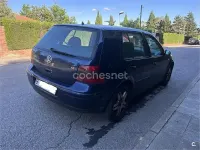 Usado VW Golf IV Highline 100 CV (73 kW) 2000 Azul Familiar