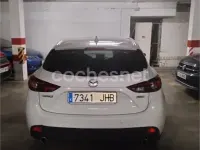 Usado Mazda 3 Luxury 150 CV (110 kW) 2015 Blanco Berlina