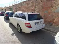 Usado Mercedes C220 Avantgarde 170 CV (125 kW) 2010 Blanco Familiar