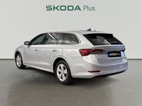 Usado Skoda Octavia Ambition 115 CV (84 kW) 2023 Gris plata Familiar