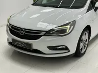 Usado Opel Astra Selective 110 CV (80 kW) 2019 Blanco