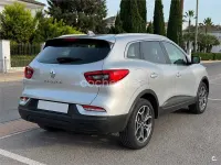 Usado Renault Kadjar Techno 140 CV (102 kW) 2022 Gris / plata SUV