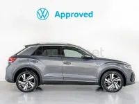 Usado VW T-Roc R-line 150 CV (110 kW) 2023 Gris / plata SUV