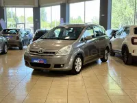 Usado Toyota Corolla Verso Sol 129 CV (94 kW) 2005 Beige Monovolumen