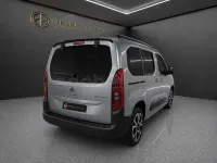 Usado Citroën Berlingo Shine 102 CV (75 kW) 2021 Gris / plata Monovolumen