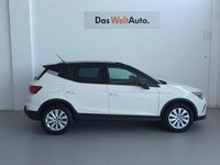 Usado Seat Arona Style Plus 110 CV (80 kW) 2021 Blanco SUV