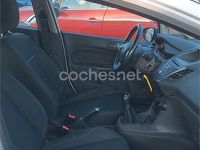 Usado Ford Fiesta Trend 95 CV (69 kW) 2016 Blanco Berlina