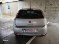 Usado Fiat Punto Pop 69 CV (50 kW) 2015 Gris / plata Utilitario