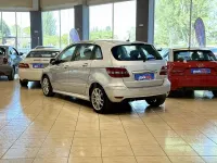 Usado Mercedes B180 109 CV (80 kW) 2008 Beige Monovolumen
